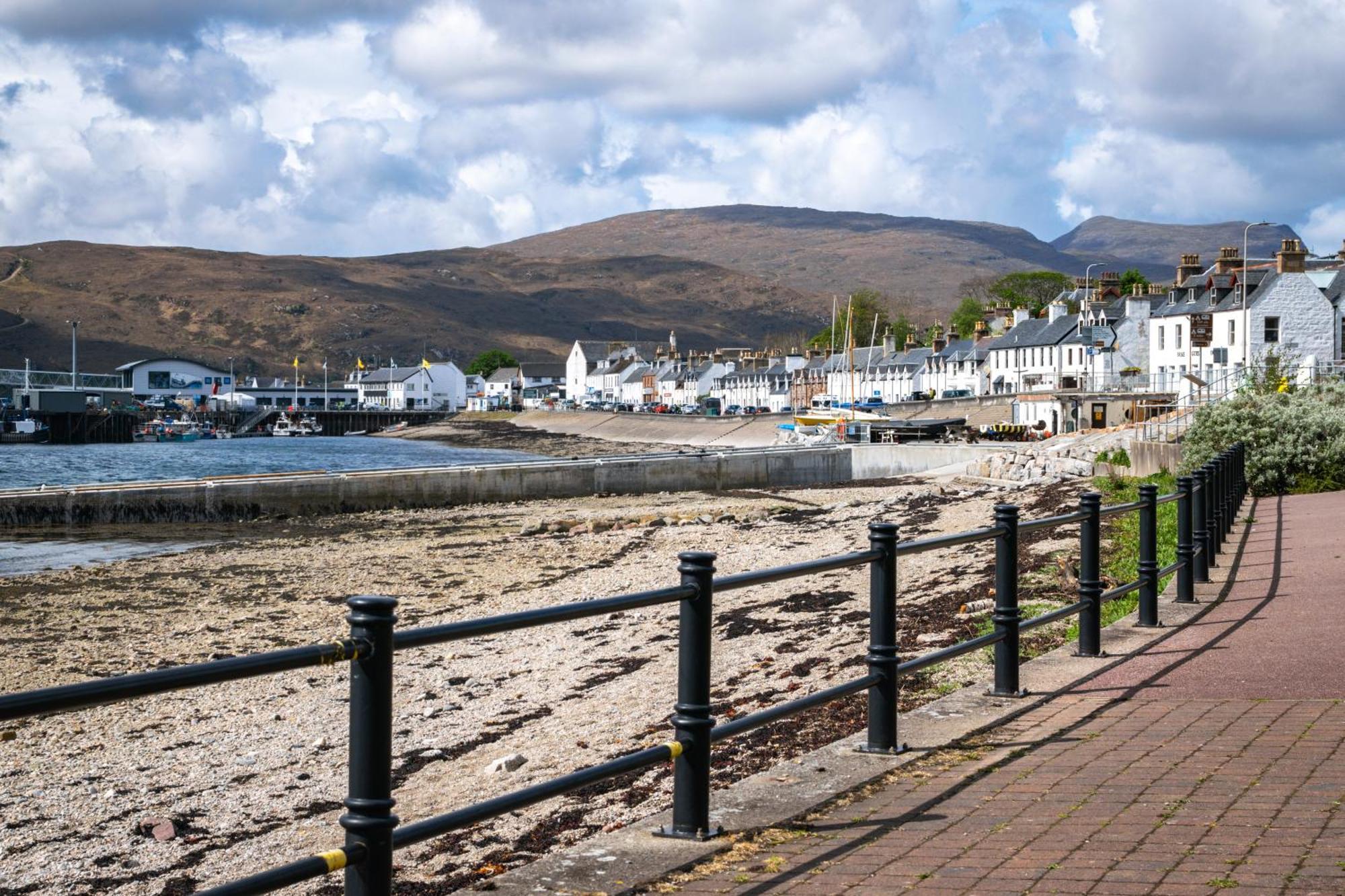 Ullapool Youth Hostel Bagian luar foto